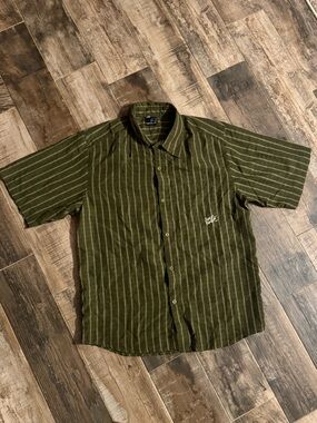 Men's Olive Green Short-Sleeve Striped Button-Down Shirt